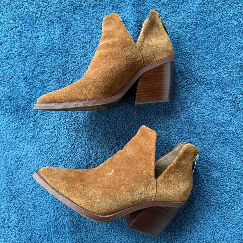 Sz 7 — Vince Camuto Bibestie suede ankle booties - Picture 3 of 12